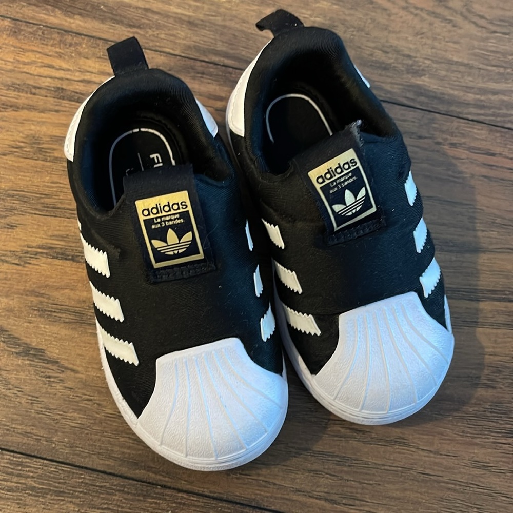 Adidas - Picture 2 of 3